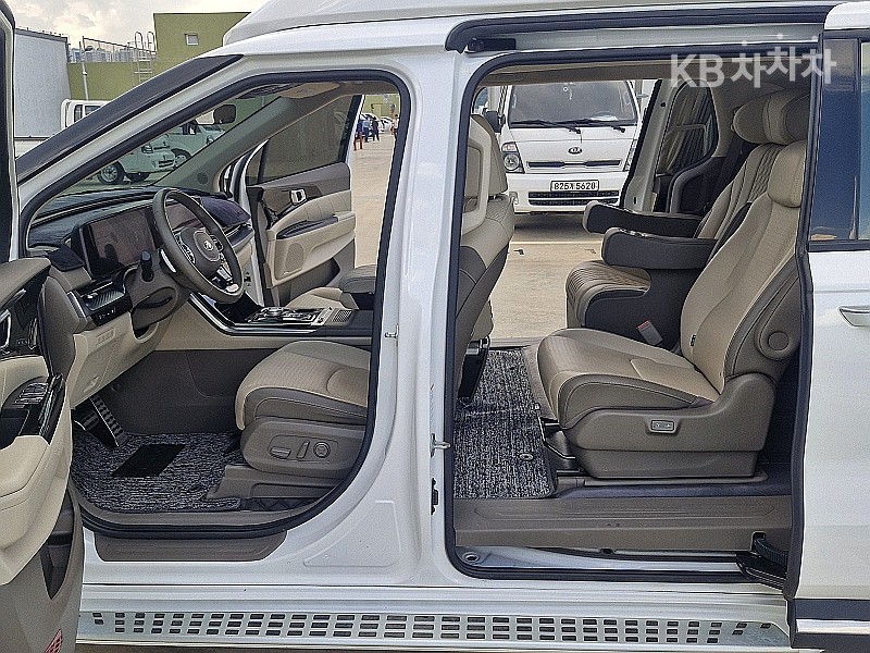 2021 - kia carnival