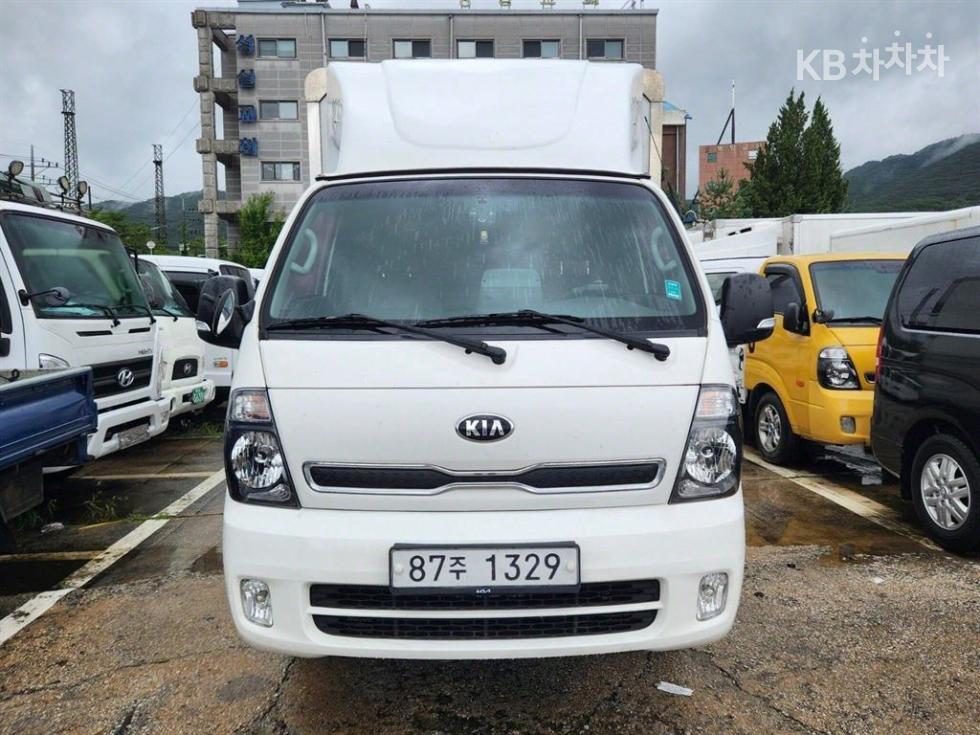 2018 - kia bongo iii