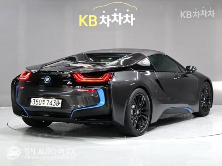 BMW i8 1.5 Roadster Basic - фото 3