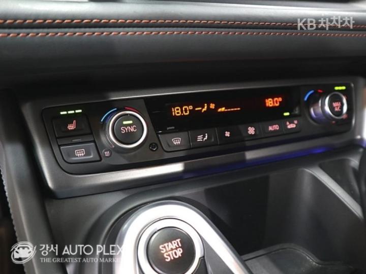 BMW i8 1.5 Roadster Basic - фото 8