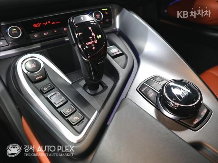 BMW i8 1.5 Roadster Basic - фото 12