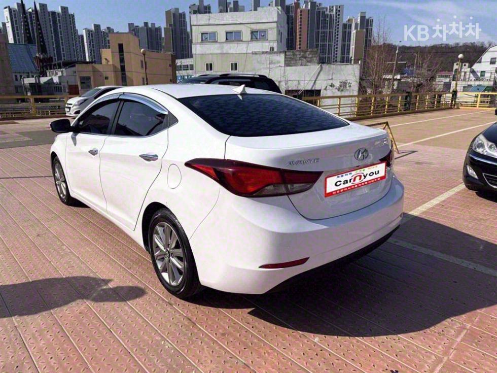 Hyundai Avante — miniaturë 2
