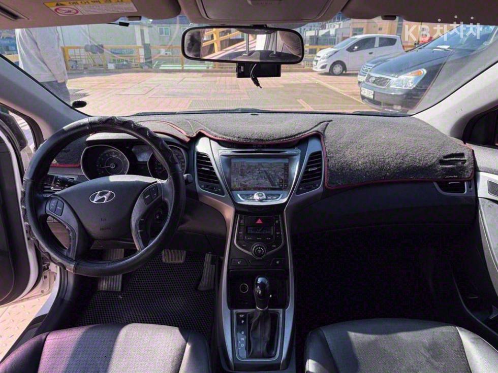 Hyundai Avante — miniaturë 5