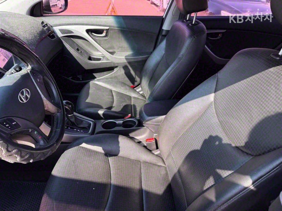 Hyundai Avante — miniaturë 9