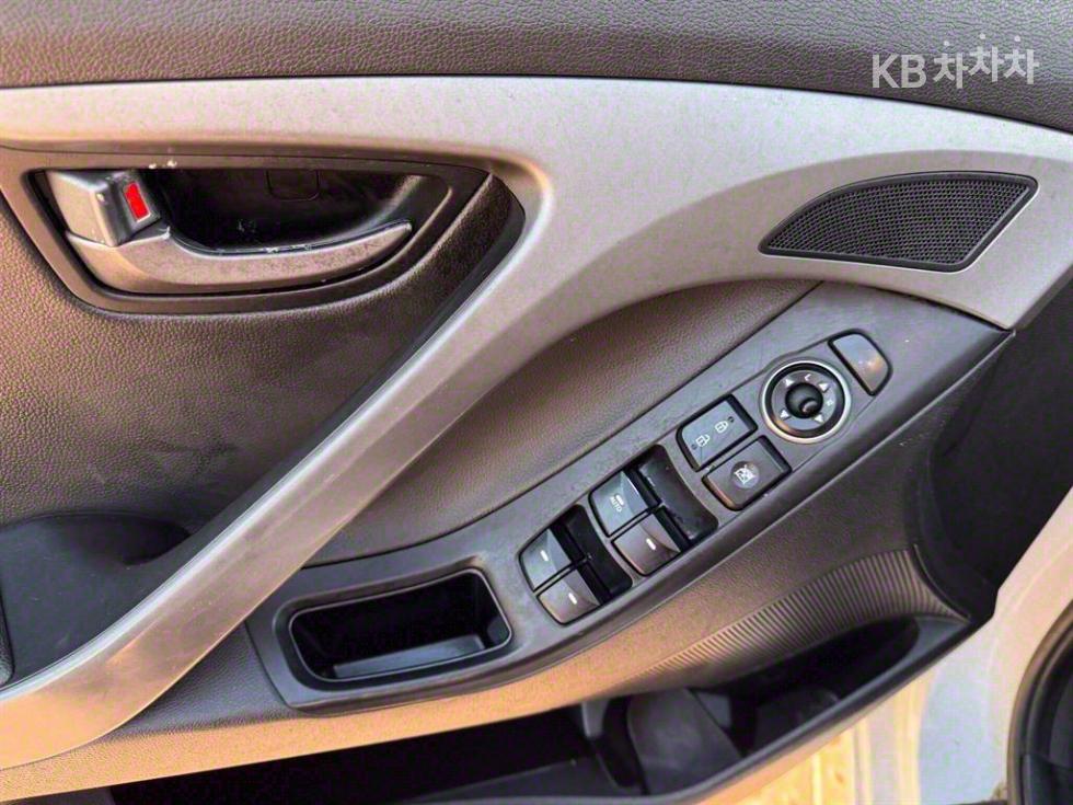 Hyundai Avante — miniaturë 11