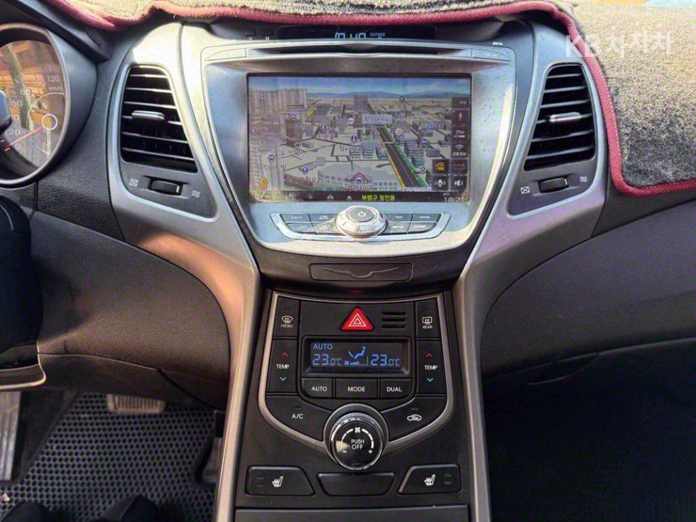 Hyundai Avante — miniaturë 13
