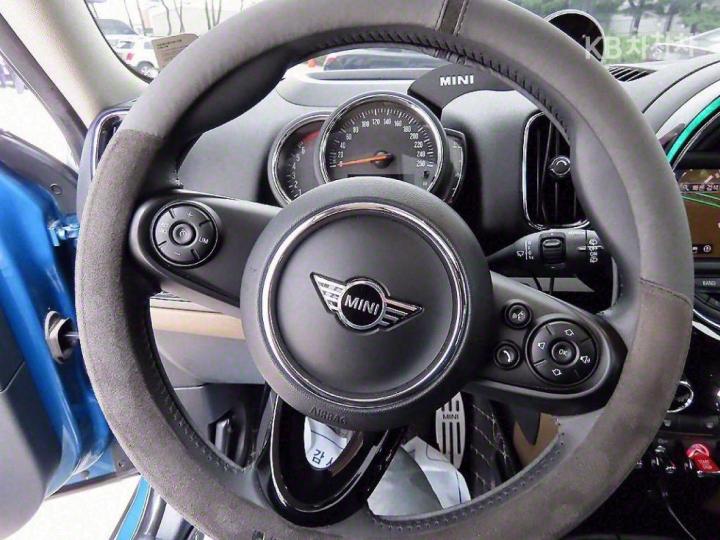 Mini Countryman F60 1.5 Cooper HighTrim 9