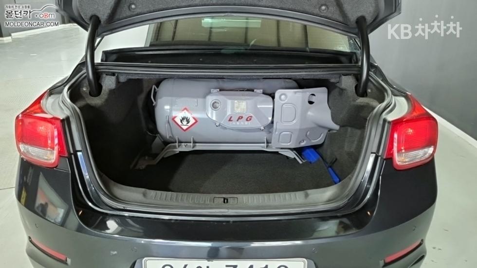 Chevrolet Malibu — miniaturë 16