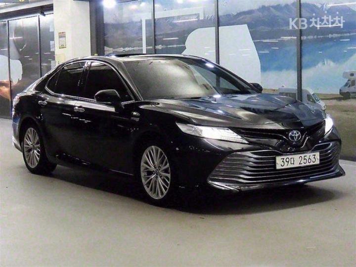 Toyota Camry XV70 2.5 Hybrid XLE 2