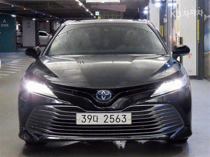 Toyota Camry XV70 2.5 Hybrid XLE 3