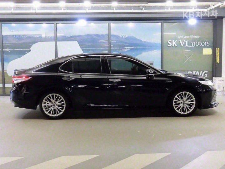 Toyota Camry XV70 2.5 Hybrid XLE 4