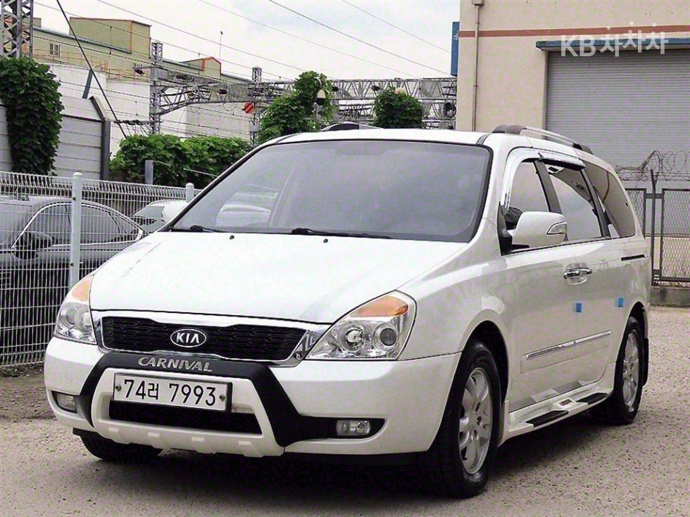 2012 - kia carnival