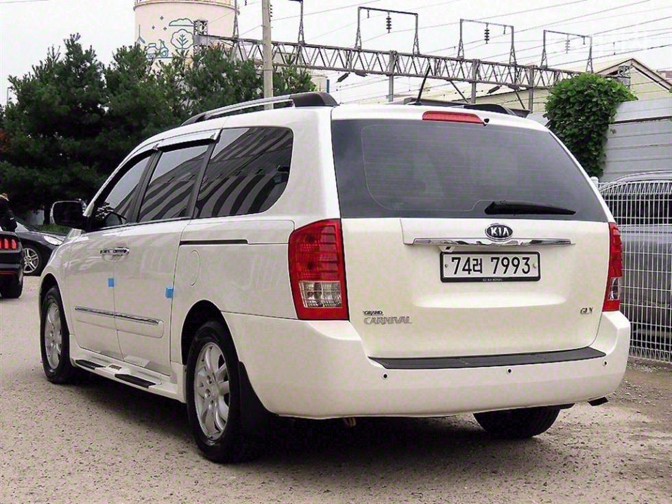 2012 - kia carnival