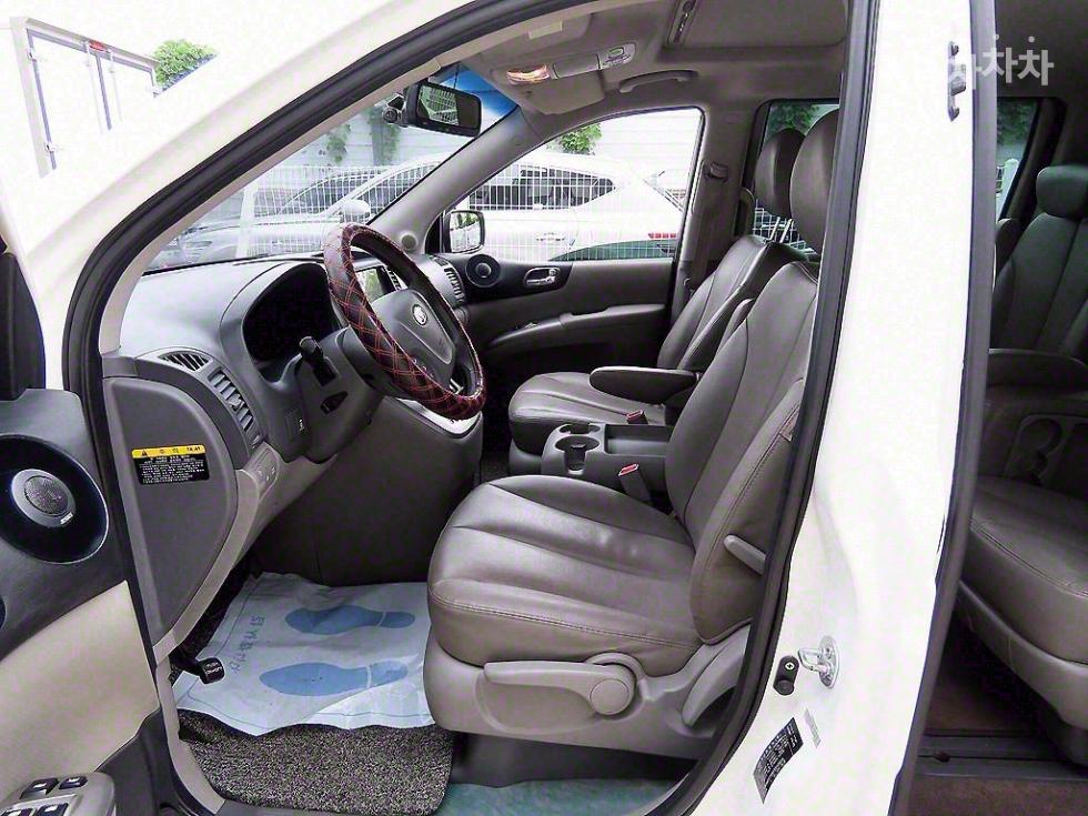 2012 - kia carnival