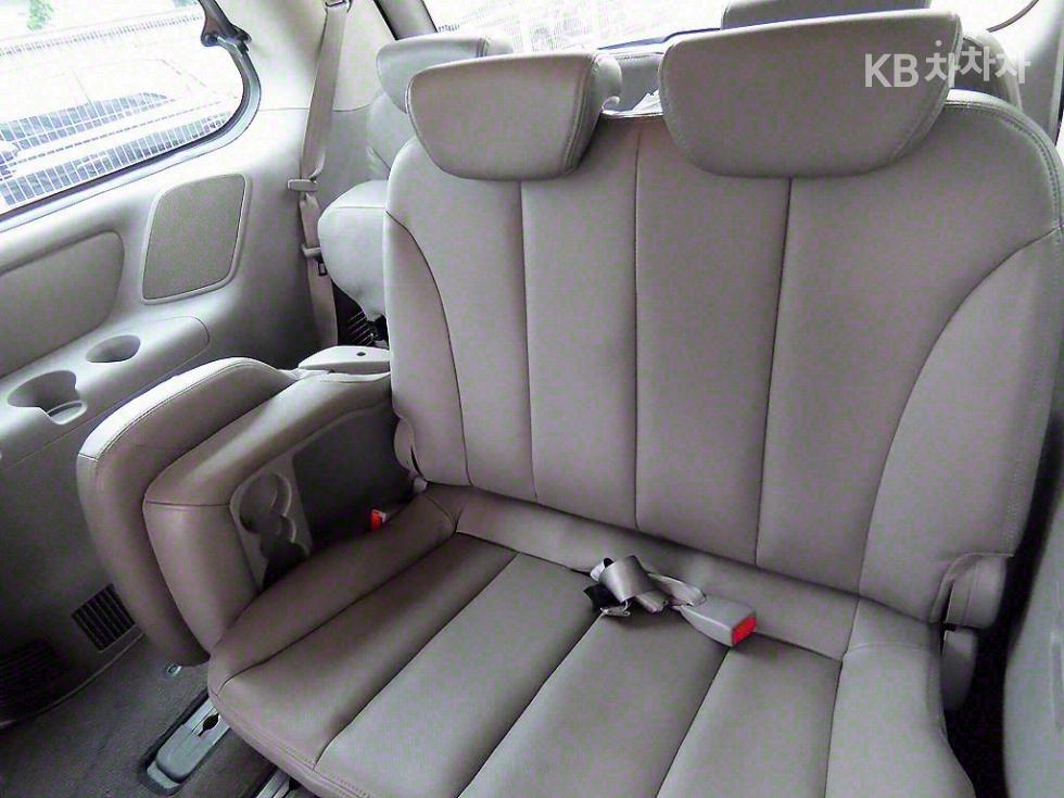 2012 - kia carnival