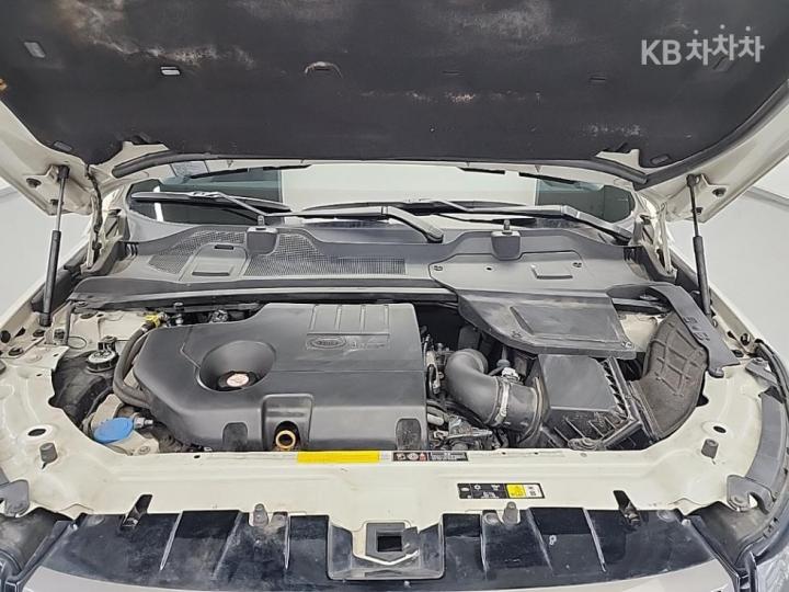 Land Rover Discovery Sport 2.0 TD4 SE 6