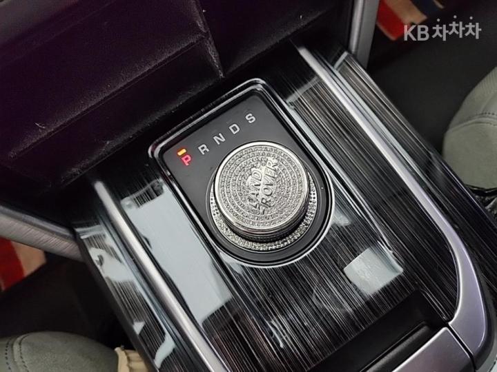 Land Rover Discovery Sport 2.0 TD4 SE 9