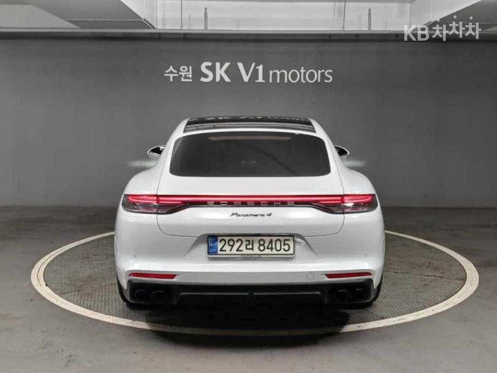 Porsche Panamera — miniaturë 2