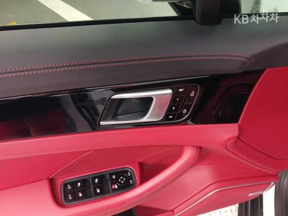 Porsche Panamera — miniaturë 9