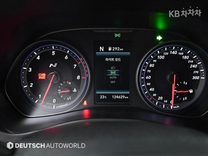 Hyundai Veloster N 2.0 T-GDi 9