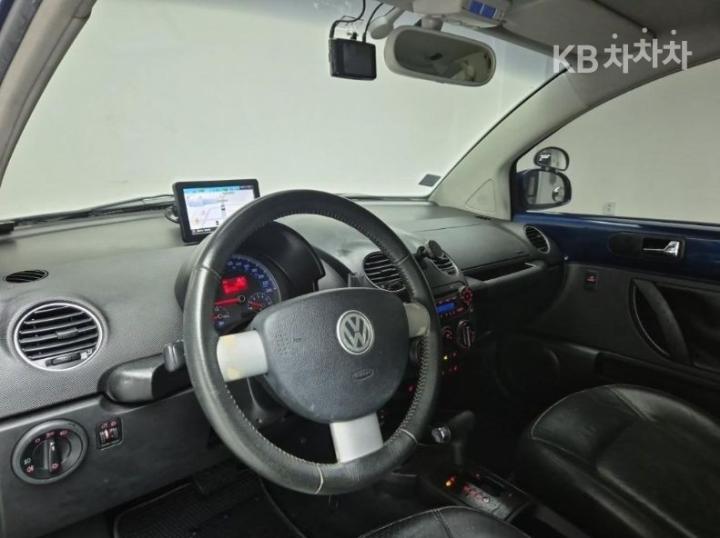 Volkswagen Beetle New DELUXE 2.0 8