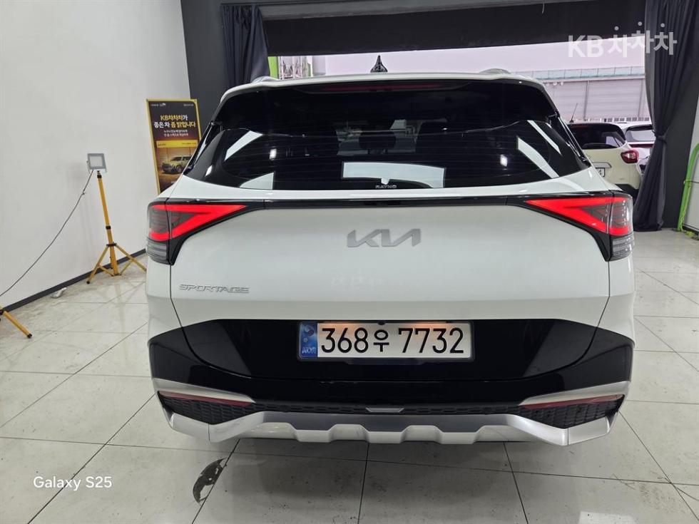 2023 - kia sportage
