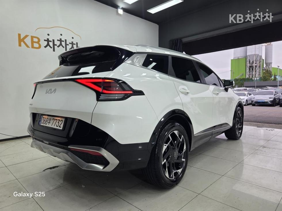2023 - kia sportage