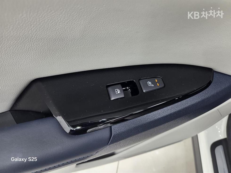 2023 - kia sportage