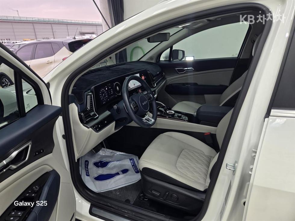 2023 - kia sportage