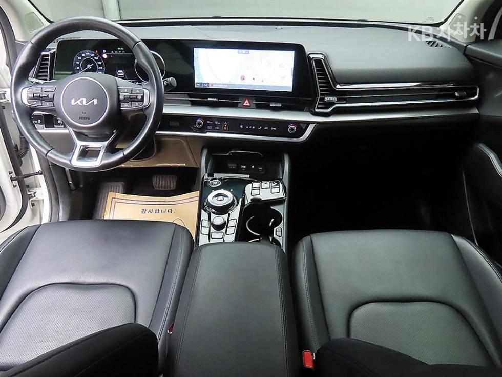 2022 - kia sportage
