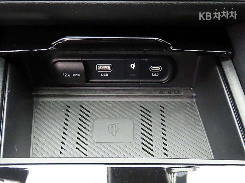 2022 - kia sportage