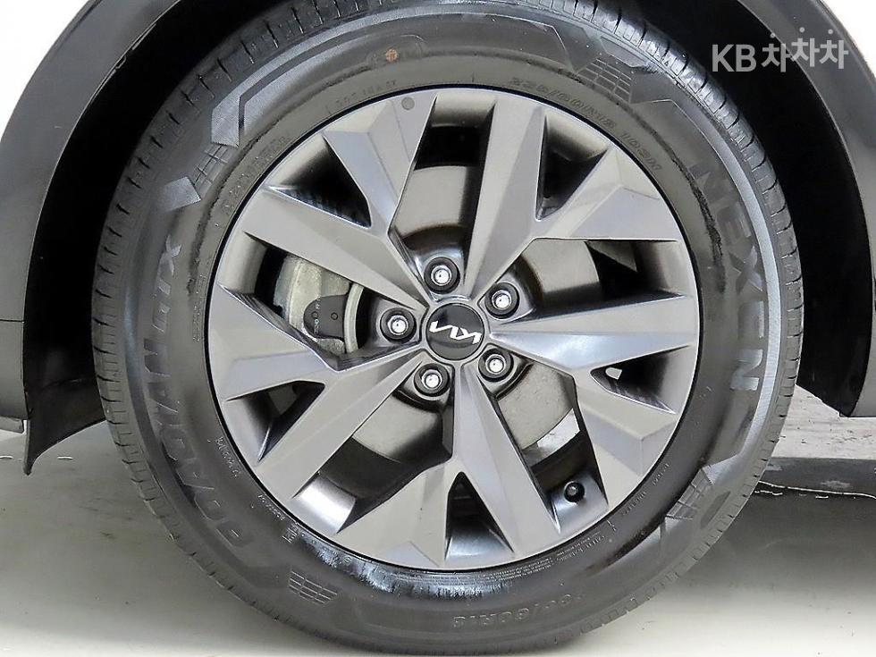 2022 - kia sportage