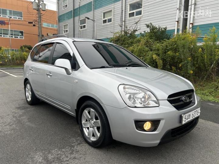 Kia Carens New 2.0 LPI GLX Top Model 4