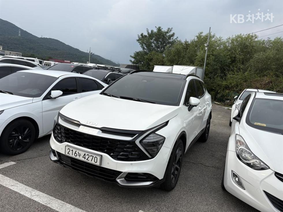 2022 - kia sportage