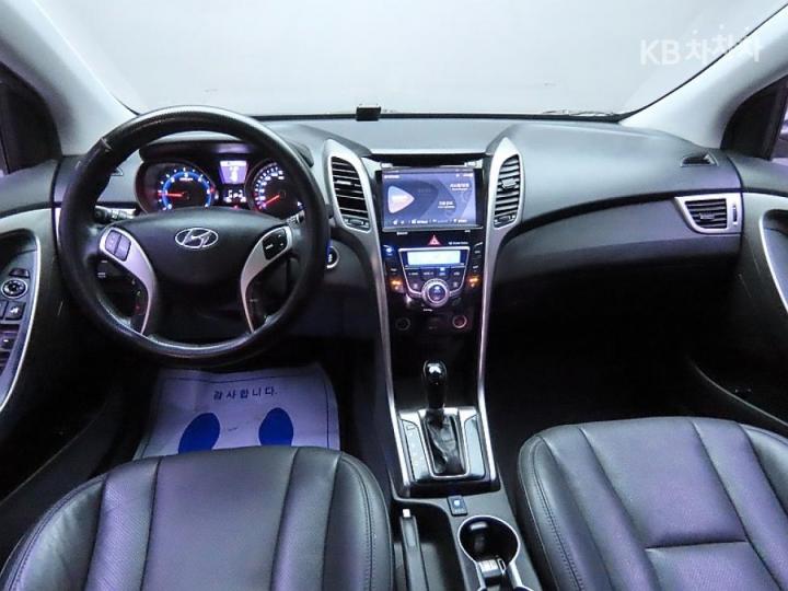 Hyundai i30 New 1.6 VGT Unique 7