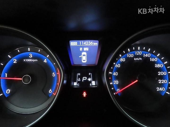 Hyundai i30 New 1.6 VGT Unique 9