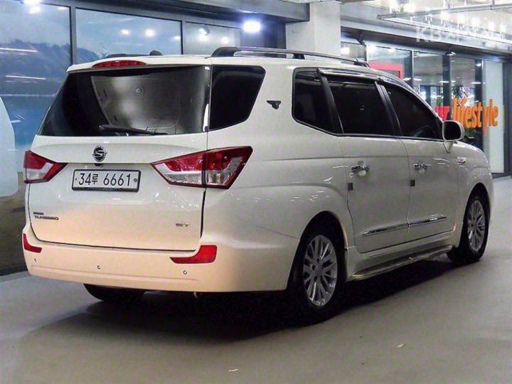 KG Mobility (Ssangyong) Korando Turismo 4WD GT 5