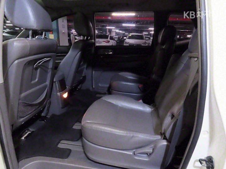 KG Mobility (Ssangyong) Korando Turismo 4WD GT 8