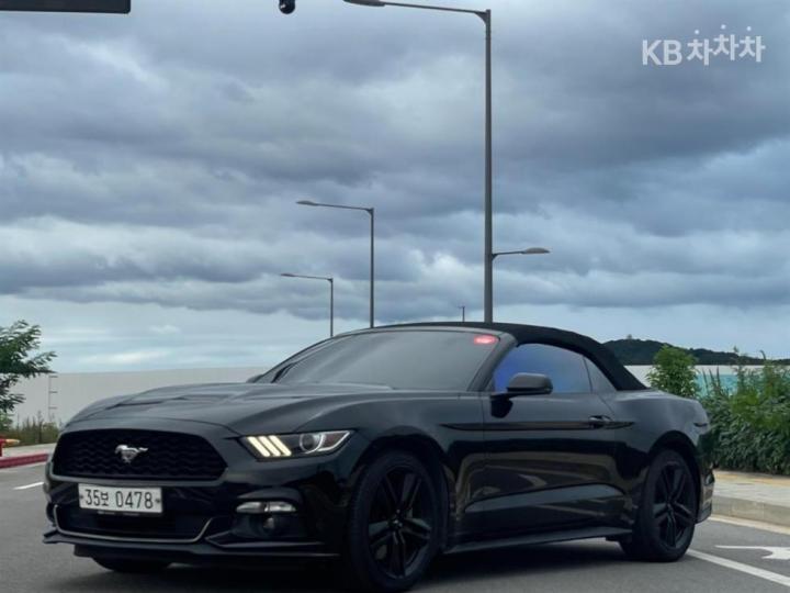 Ford Mustang Convertible Premium 5