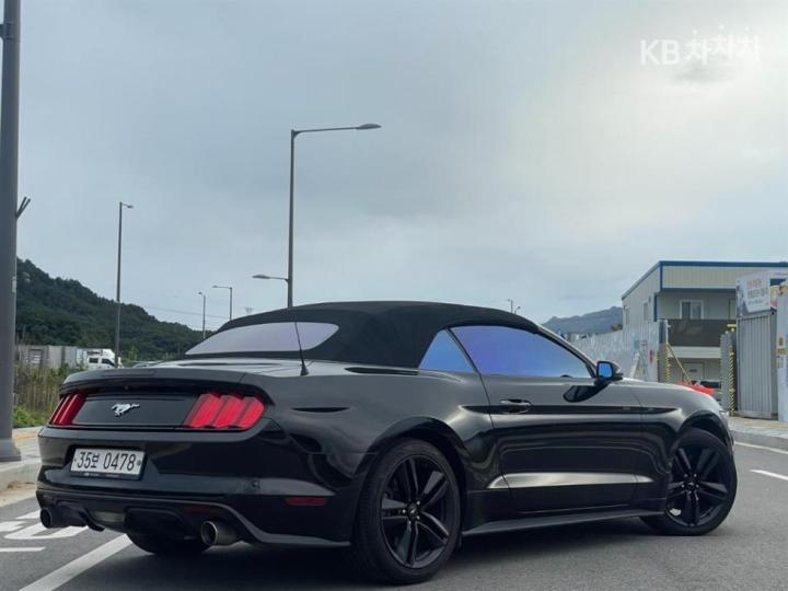 Ford Mustang Convertible Premium 6