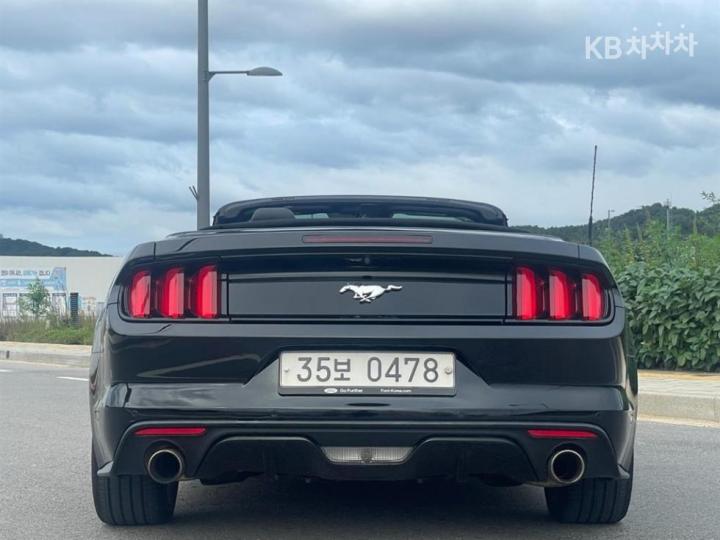 Ford Mustang Convertible Premium 8