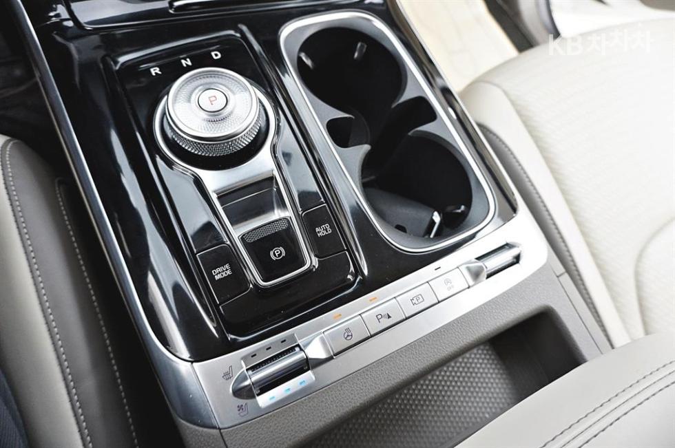 2021 - kia carnival