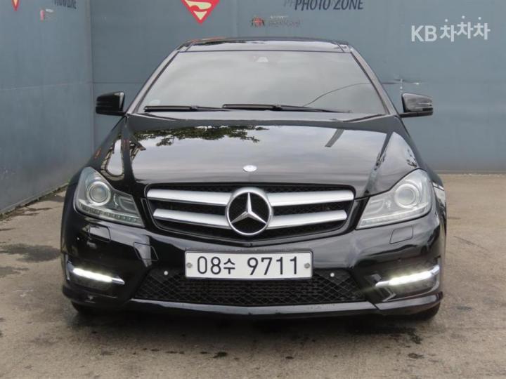 Mercedes-Benz C-Class New C220 CDI Coupe 3