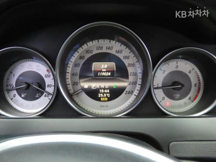 Mercedes-Benz C-Class New C220 CDI Coupe 6