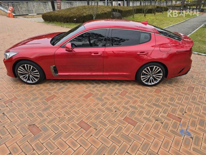 Kia Stinger 2.0 Turbo 4WD Prime 6