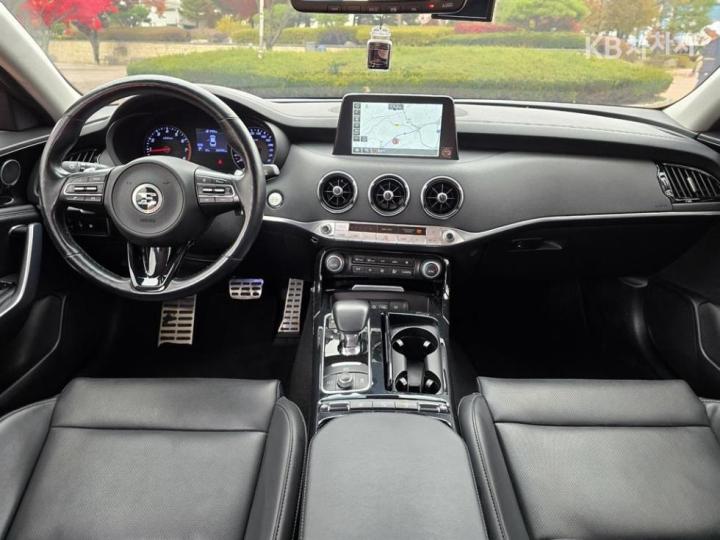 Kia Stinger 2.0 Turbo 4WD Prime 10