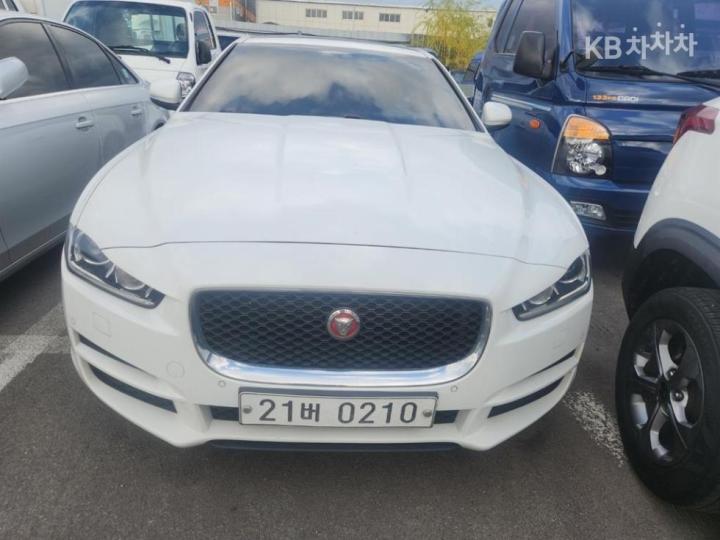Jaguar XE 2.0 Diesel PRESTIGE 2