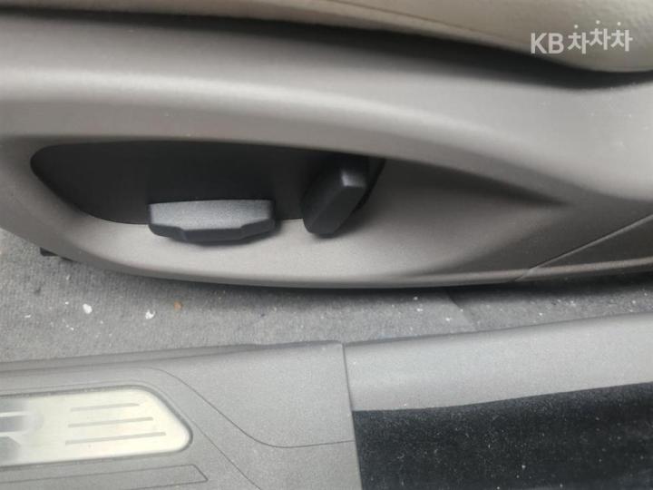 Jaguar XE 2.0 Diesel PRESTIGE 5