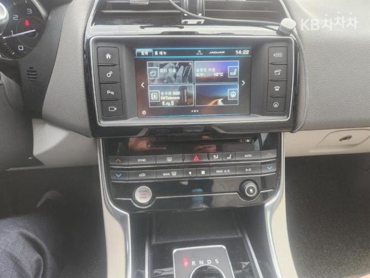 Jaguar XE 2.0 Diesel PRESTIGE 6