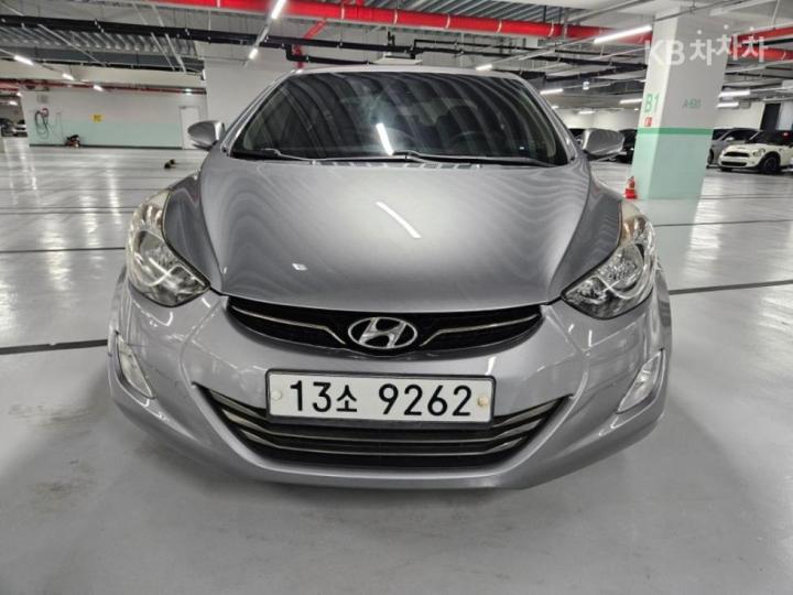 Hyundai Avante MD M16 GDi TOP 3